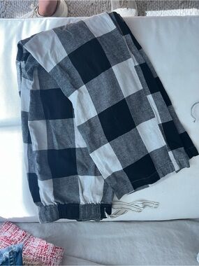 Old Navy Black and White Buffalo Plaid Sleep Pants